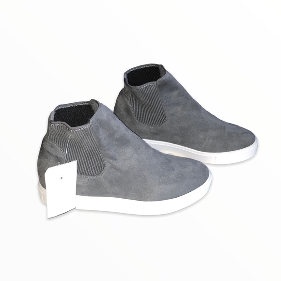 Soda Women’s Ankle Sneakers - Picture 5 of 7